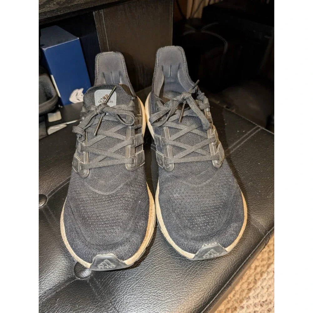 Size 10 - Men's adidas UltraBoost 21 Core Black